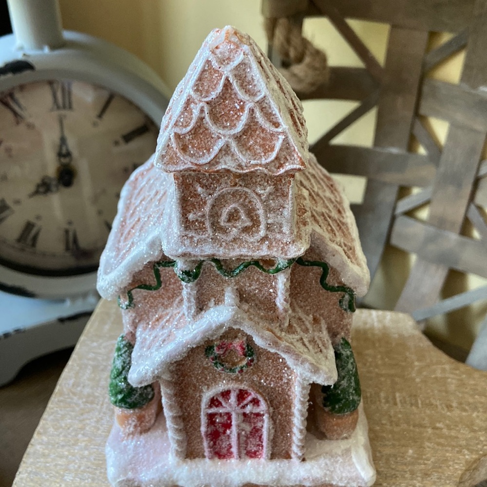 NEW! Christmas Holiday Gingerbread Winter Village Cottage Home House - Picture 6 of 9